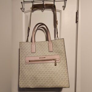 Michael Kors Bag!!